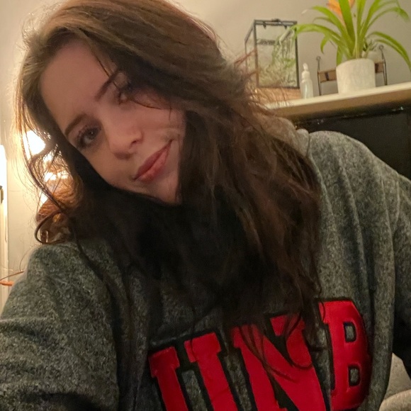 Meet your Posher, Emily - Picture 1 of 1